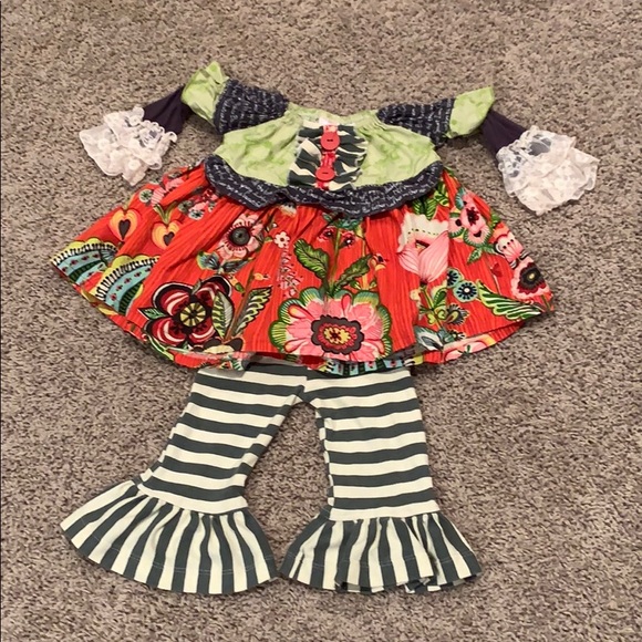 Giggle Moon Outfit - Picture 1 of 6